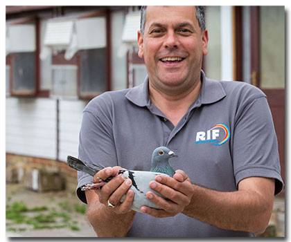 Mark Gilbert 1stuk pigeon and 5th overall