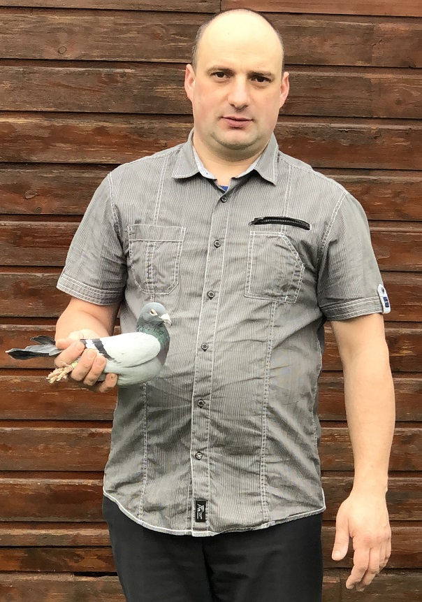 Slavic holding his Fer topping blue cock. 09 03 21