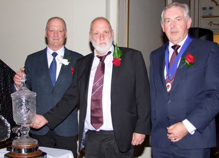 Mark Cliffe with the Dave Allen Crystal Glass Trophy 23 11 21