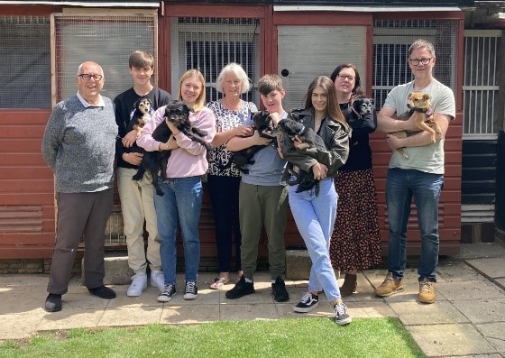 Pic7.The Payne Family with their collection of thoroughbred Stepney Green terriers 27 05 23