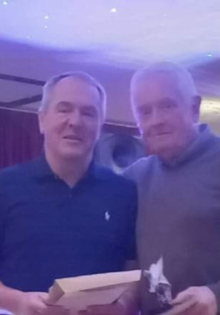 Picture7 Laindon club winner Chris Whiteside alongside international pigeon superstar Duncan Goodchild