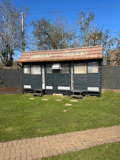 Eadie Kelly present racing loft 22 04 25