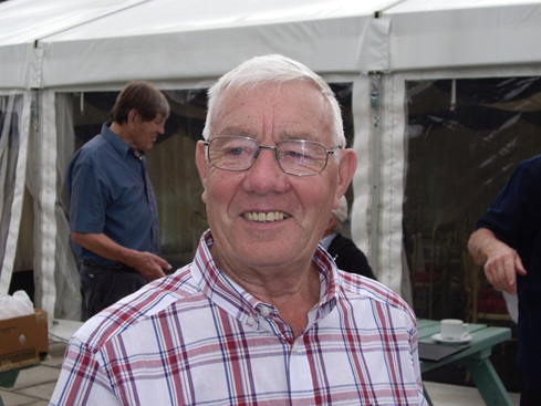Maurice Jackson a big part of the race marking team. 30 05 25A