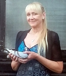 Debbie Fearn of Swadlincote Town breeder of breeder buyer winner 11 09 25c