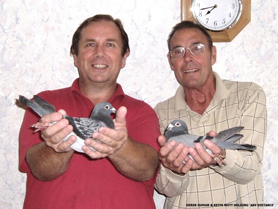 98F DEREK HUMAN KEITH MOTT HOLDING CH. ANY DISTANCE 12 12 25z